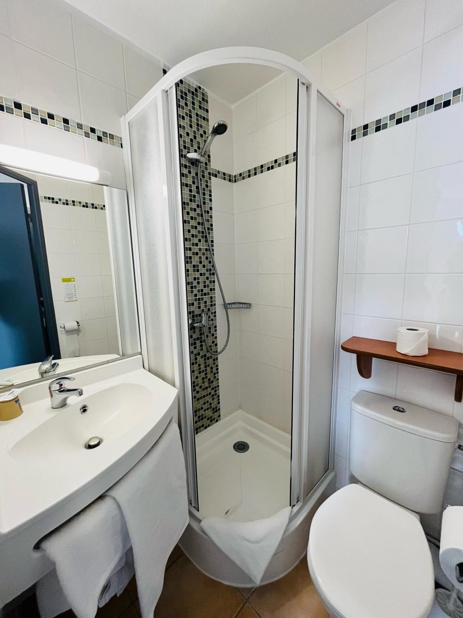The Originals City, Hotel Novella Confort, Nantes Est Каркфу Экстерьер фото
