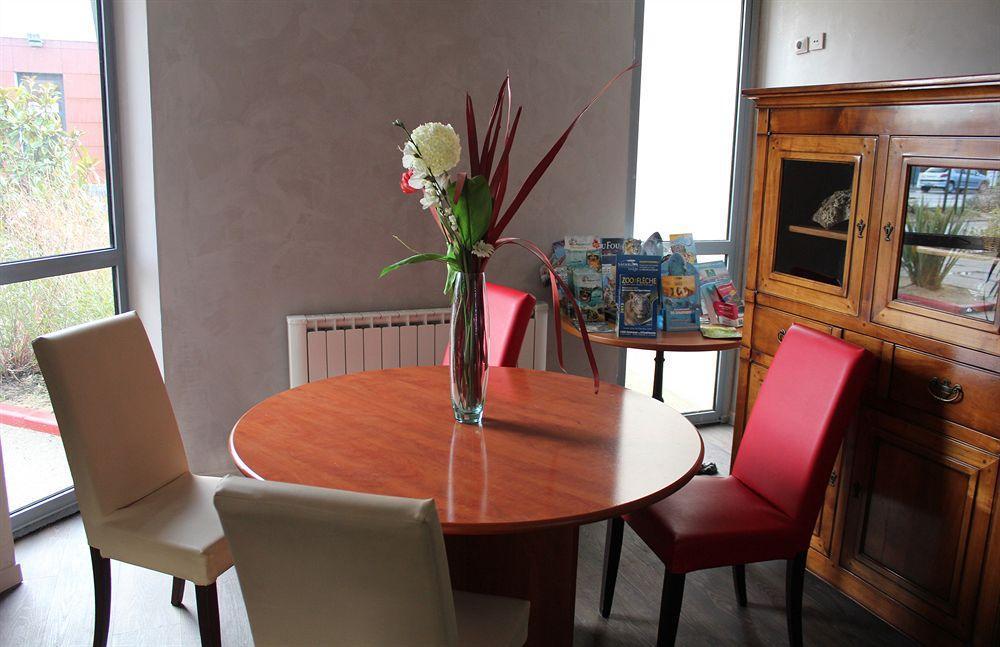 The Originals City, Hotel Novella Confort, Nantes Est Каркфу Экстерьер фото