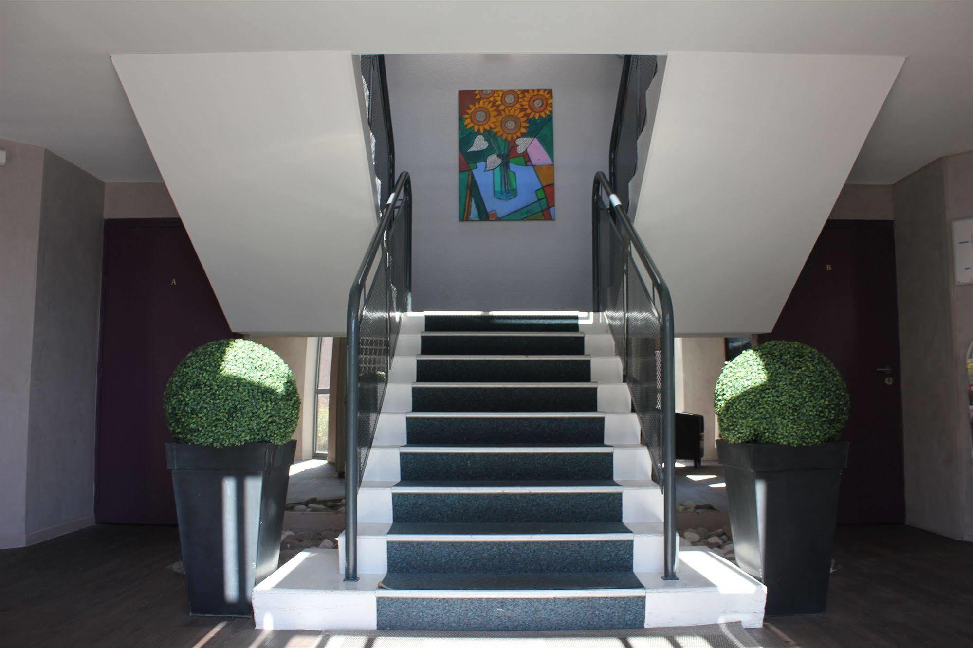 The Originals City, Hotel Novella Confort, Nantes Est Каркфу Экстерьер фото
